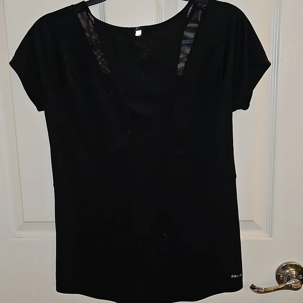 Nike Black Short-Sleeve Women's Athletic Tee with Mesh Details